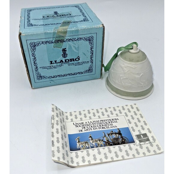 Lladro White & Green Porcelain Christmas Bell 1988 No 5525 With Box - Picture 1 of 13
